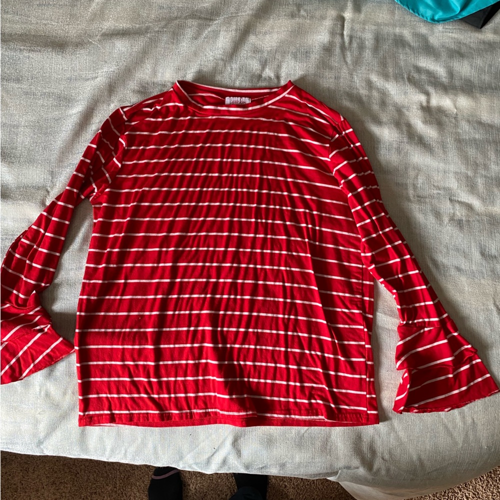 Cute striped top with flare sleeve